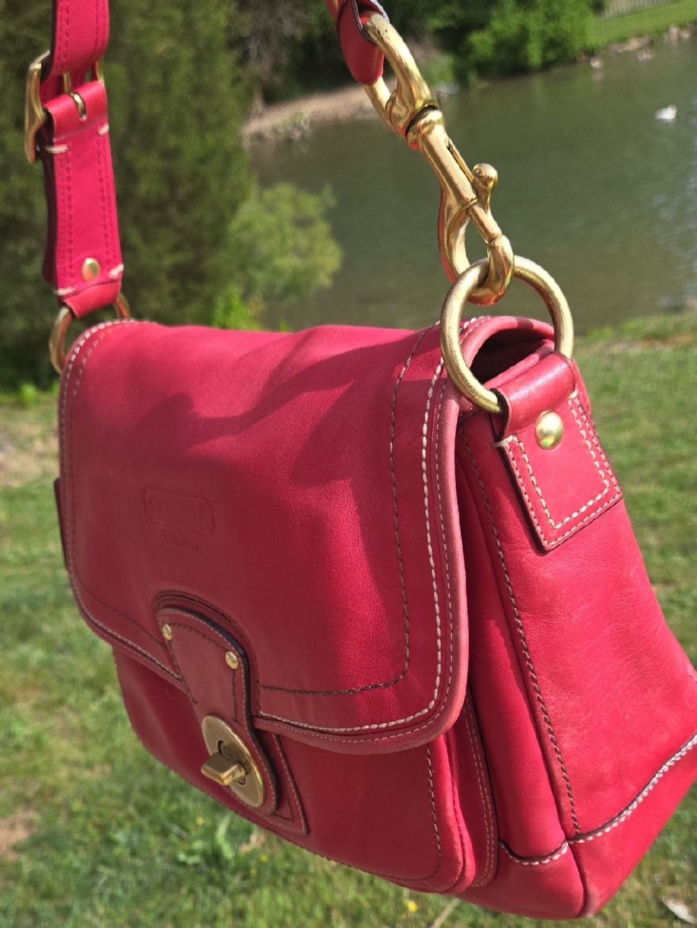 COACH Ali Turn-lock Shoulder Bag Raspberry 65th Anniversary Legacy Vintage Y2K - Picture 2 of 11